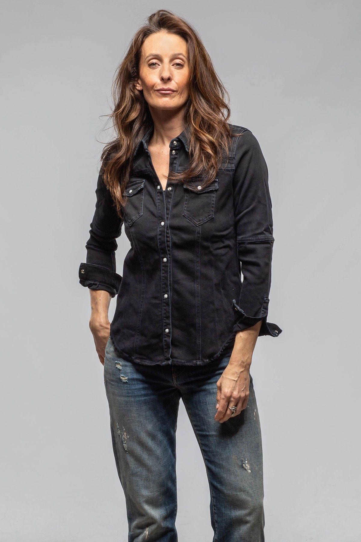 Axel's Premium Denim Maddi Fitted Western Snap Shirt In Nero | Ladies - Tops