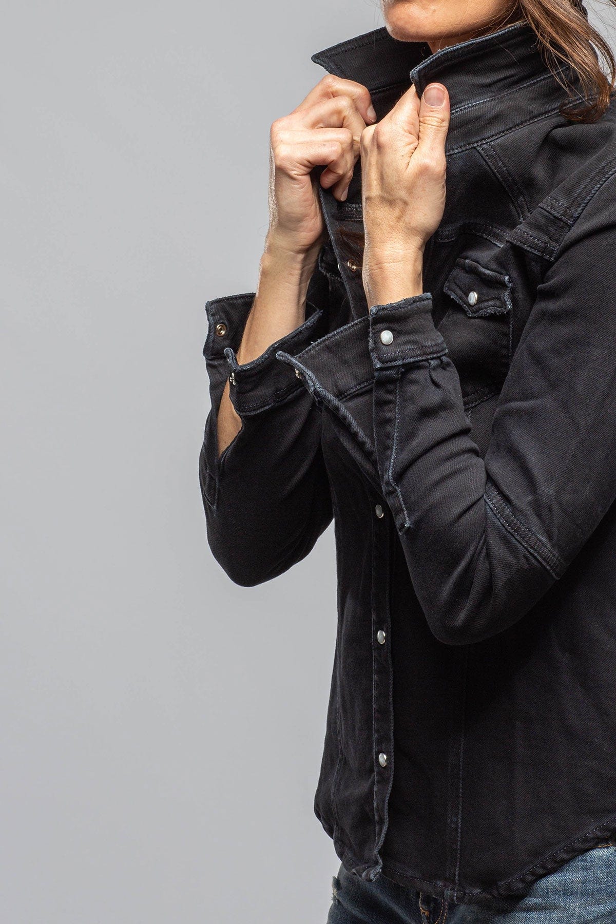 Axel's Premium Denim Maddi Fitted Western Snap Shirt In Nero