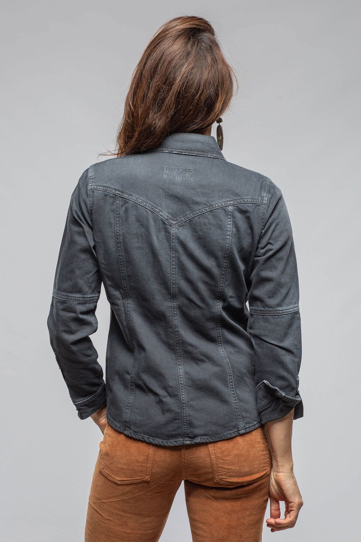 Axels Premium Denim Sweetwater Denim Snap Shirt In Anthracite Ladies - Tops