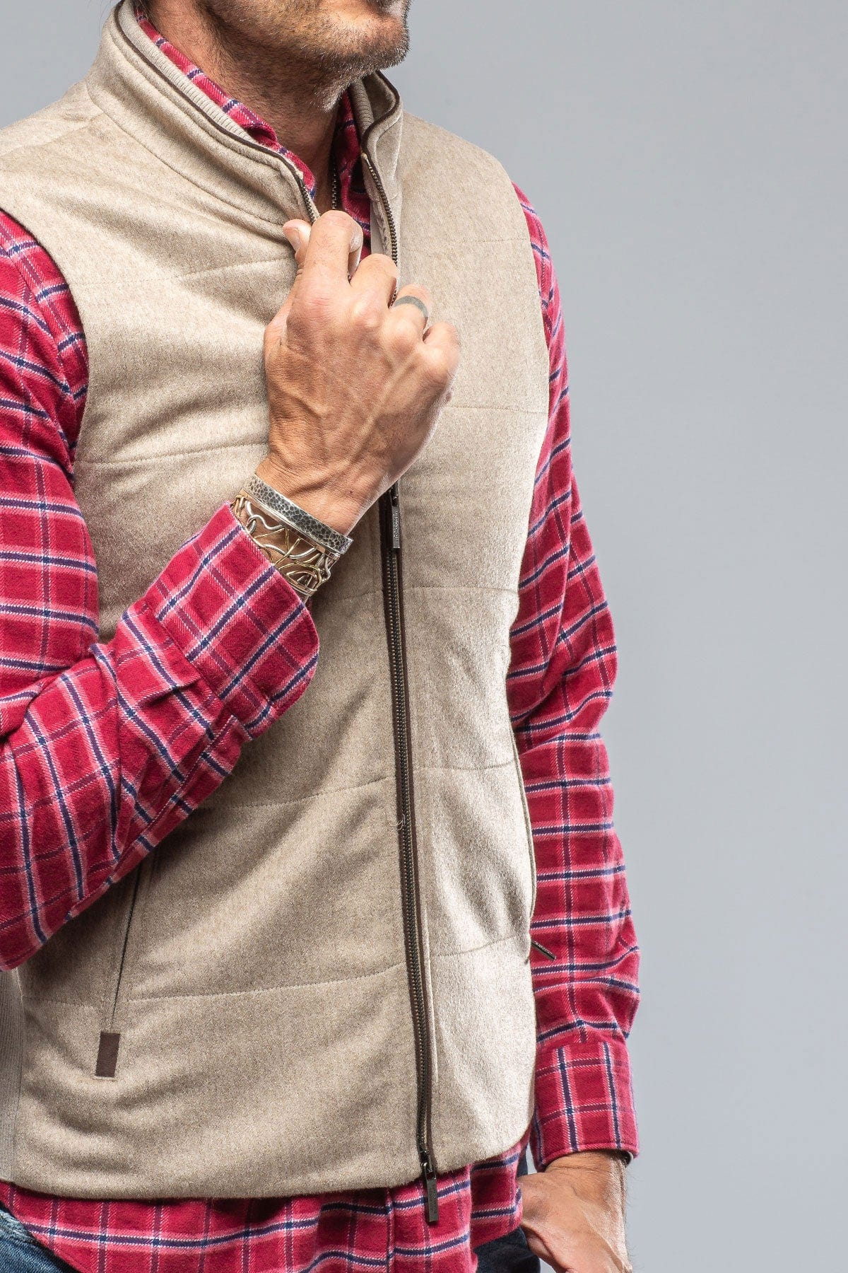 Alba Cashmere Vest In Beige - AXEL'S