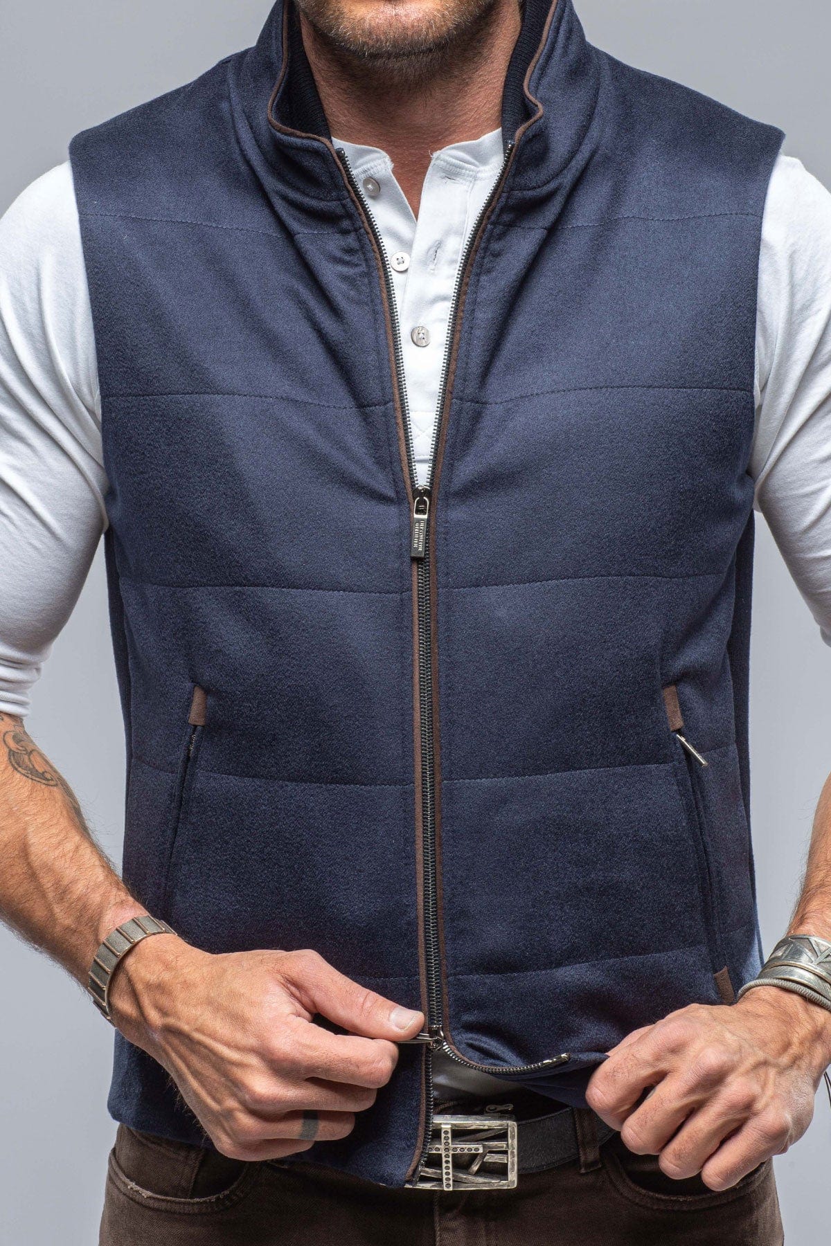 Alba Cashmere Vest in Navy - AXEL'S