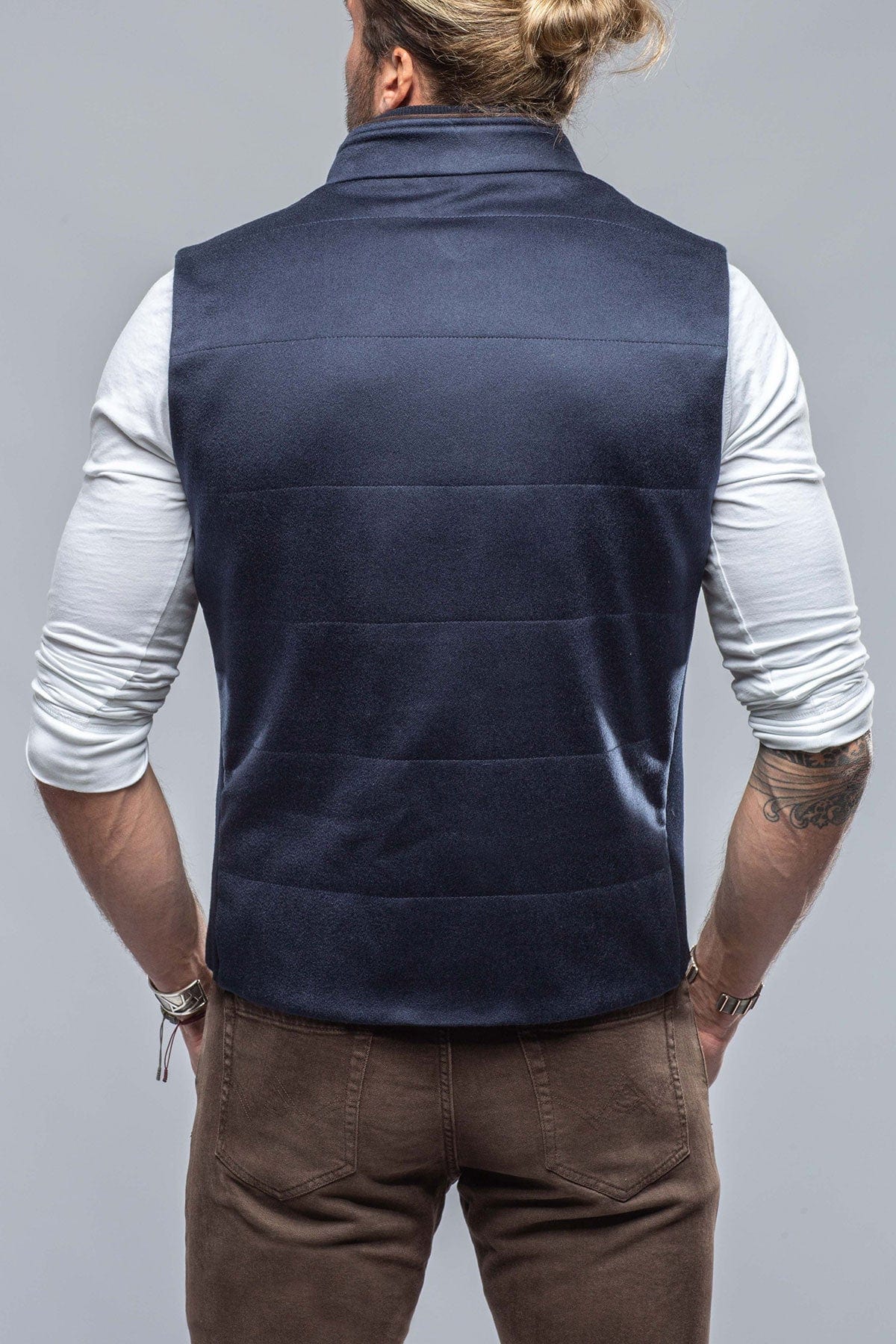 Alba Cashmere Vest in Navy - AXEL'S