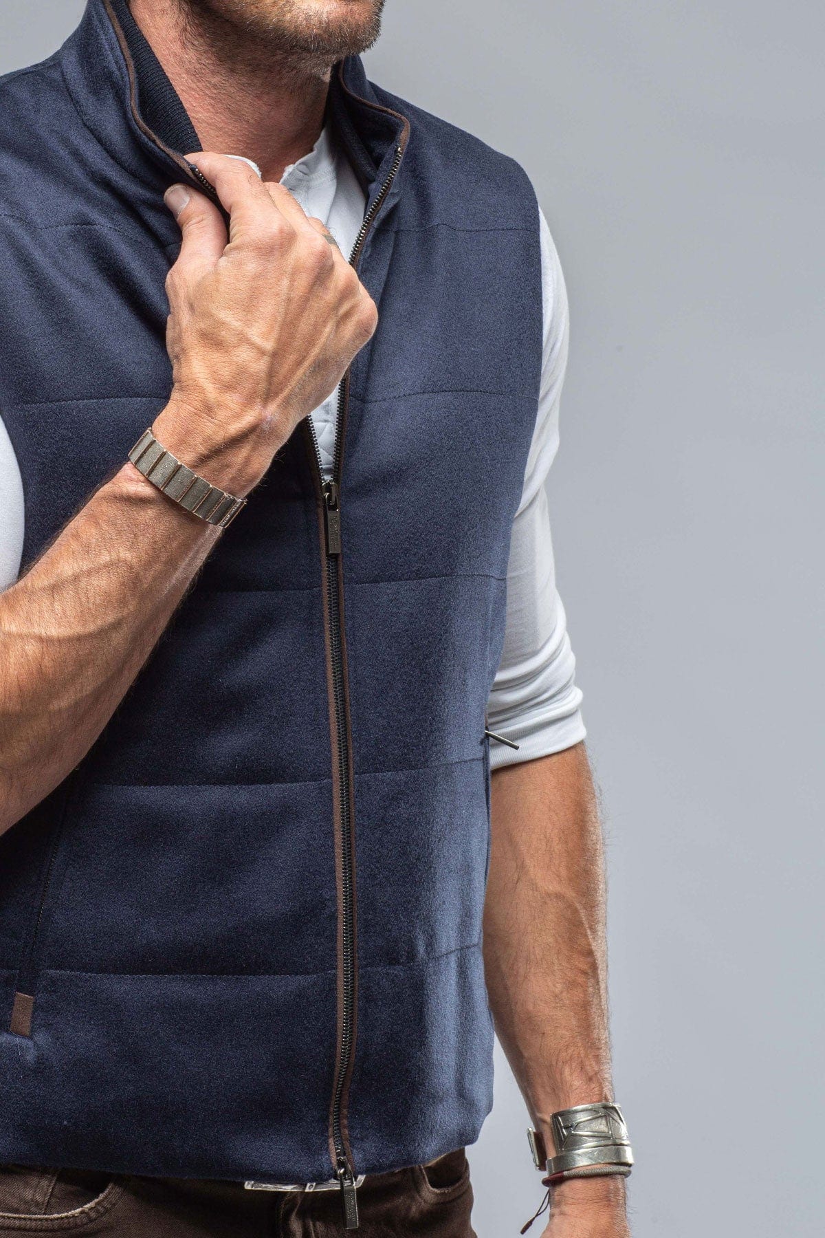 Alba Cashmere Vest in Navy - AXEL'S