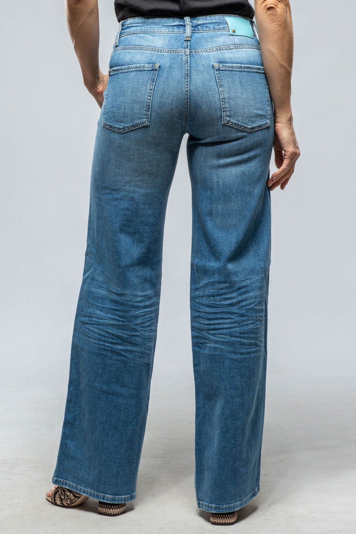 Aimee Wide Leg Jean In Washed Light Blue - AXEL'S