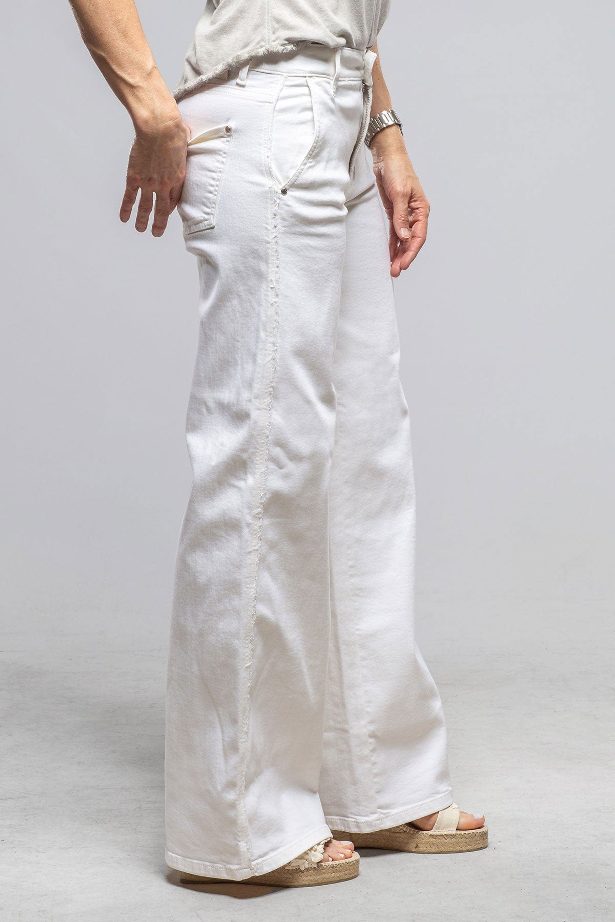 Cambio Alek Wide Leg Jean In Off White Ladies - Pants - Jeans