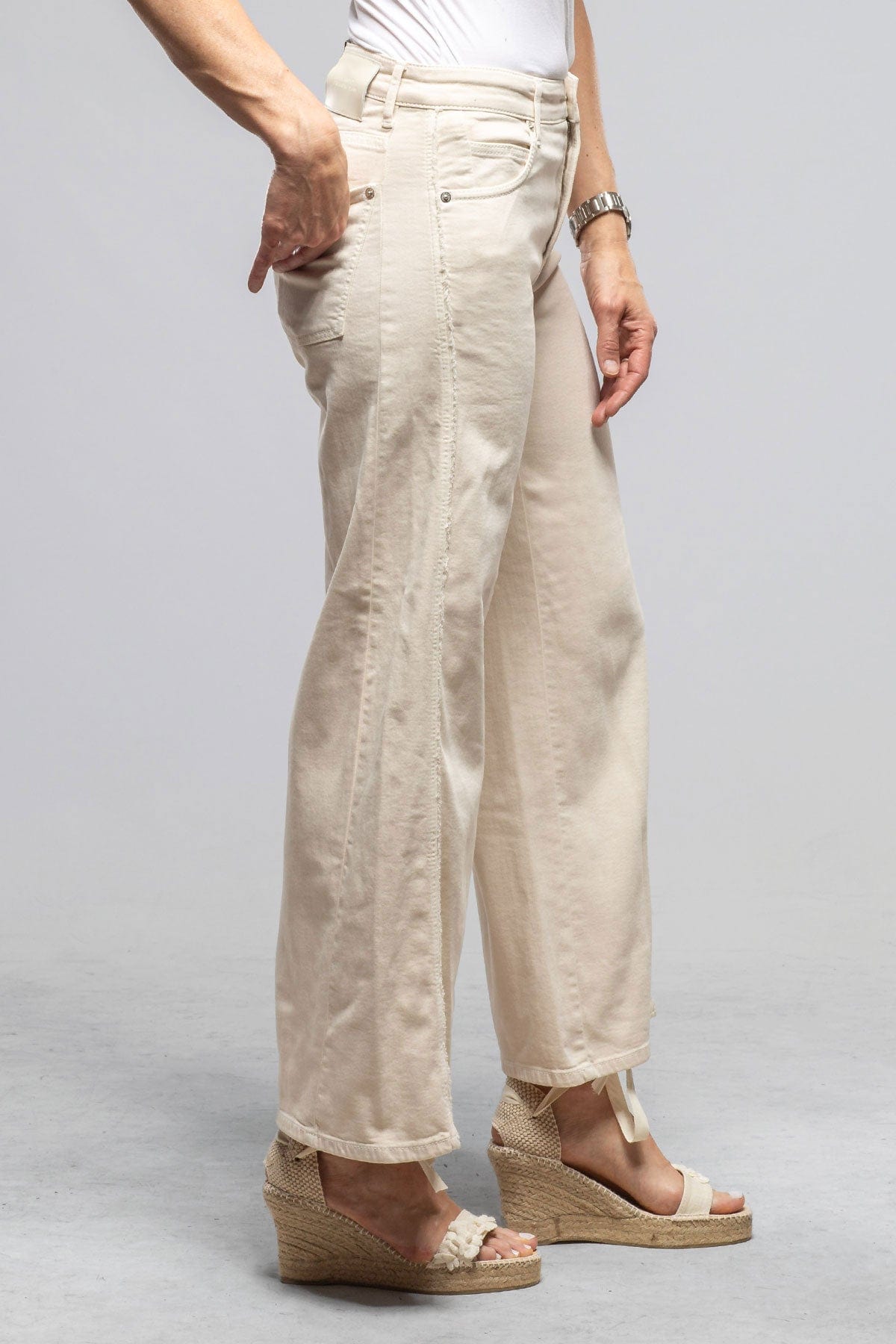 Palazzo Cropped Jean In Off White - AXEL'S