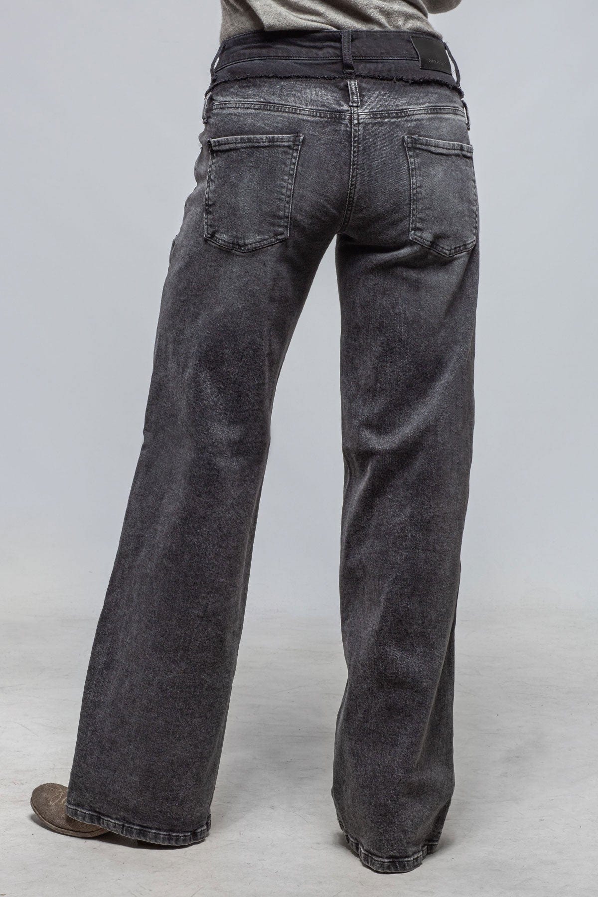 Cambio Shannen Wide Leg Charcoal W/ Black Waist Band | Axel's of Vail
