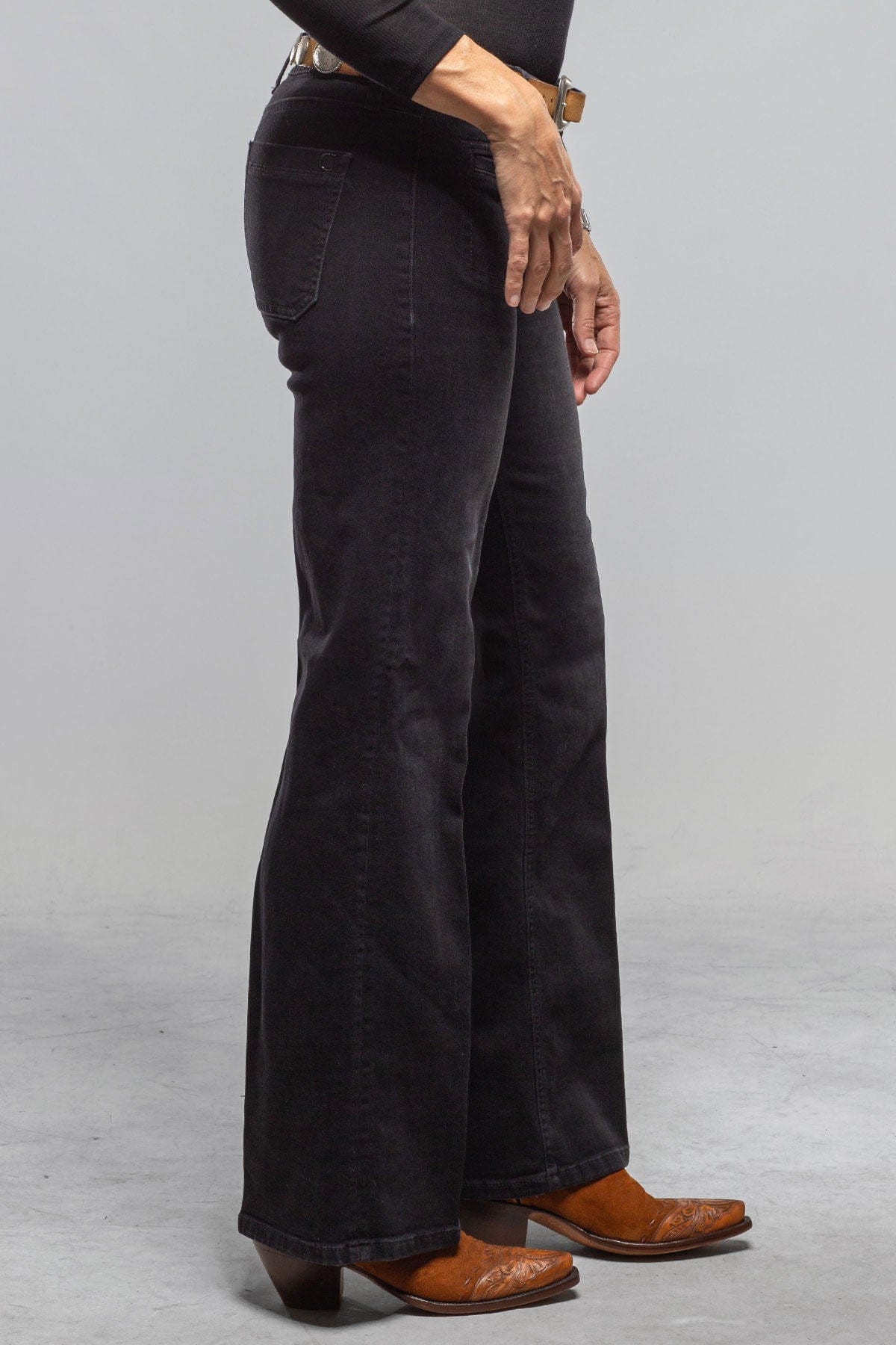 Cambio Tess Patch Pockets Jean In Washed Black Ladies - Pants - Jeans