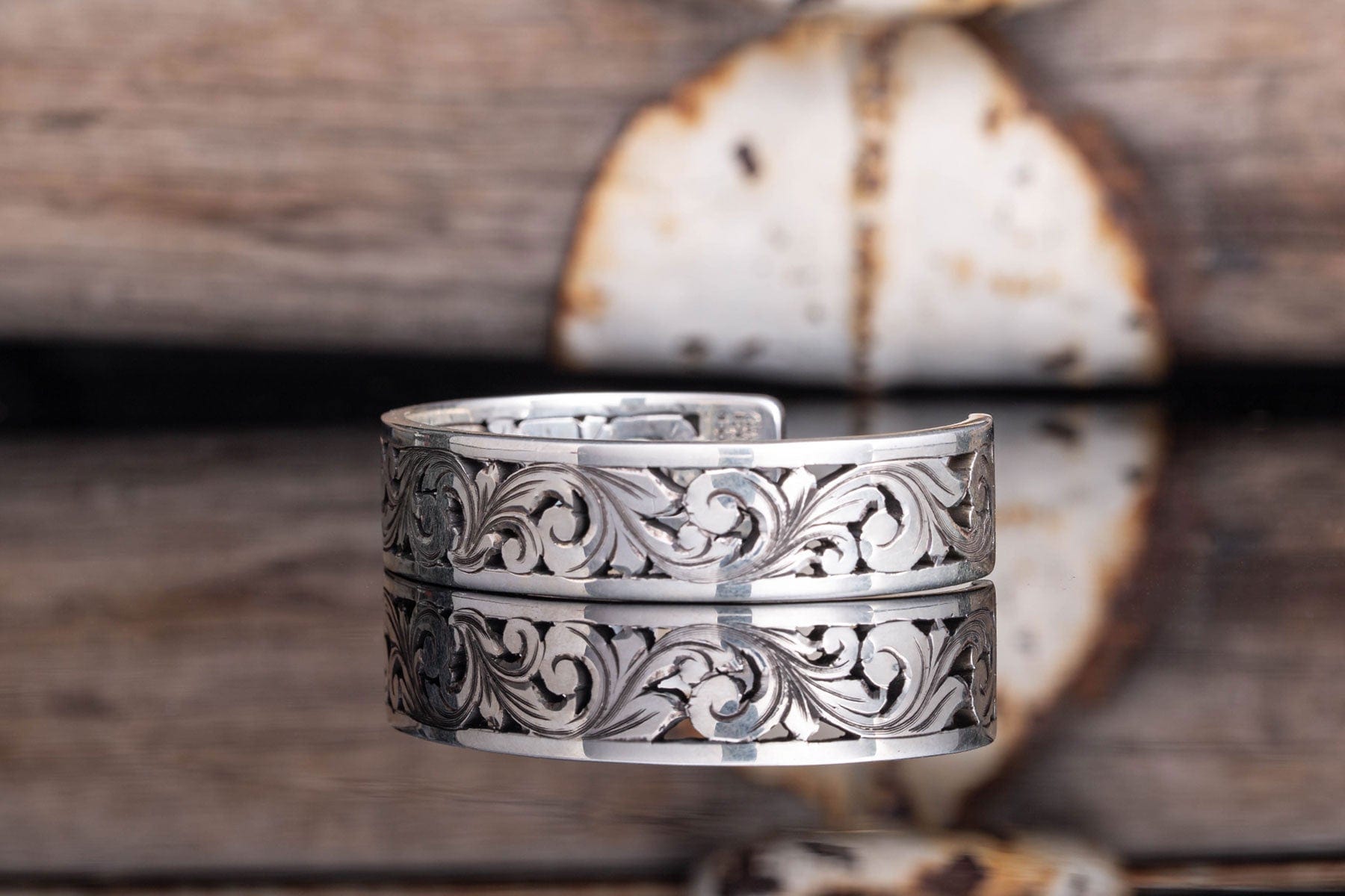 Barrow Cuff w/ Diamonds - AXEL'S