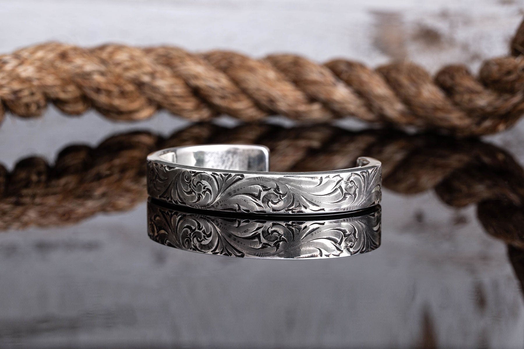 Classic Scroll Cuff - AXEL'S