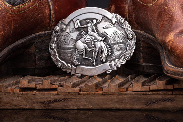 Oval Saddle Bronc