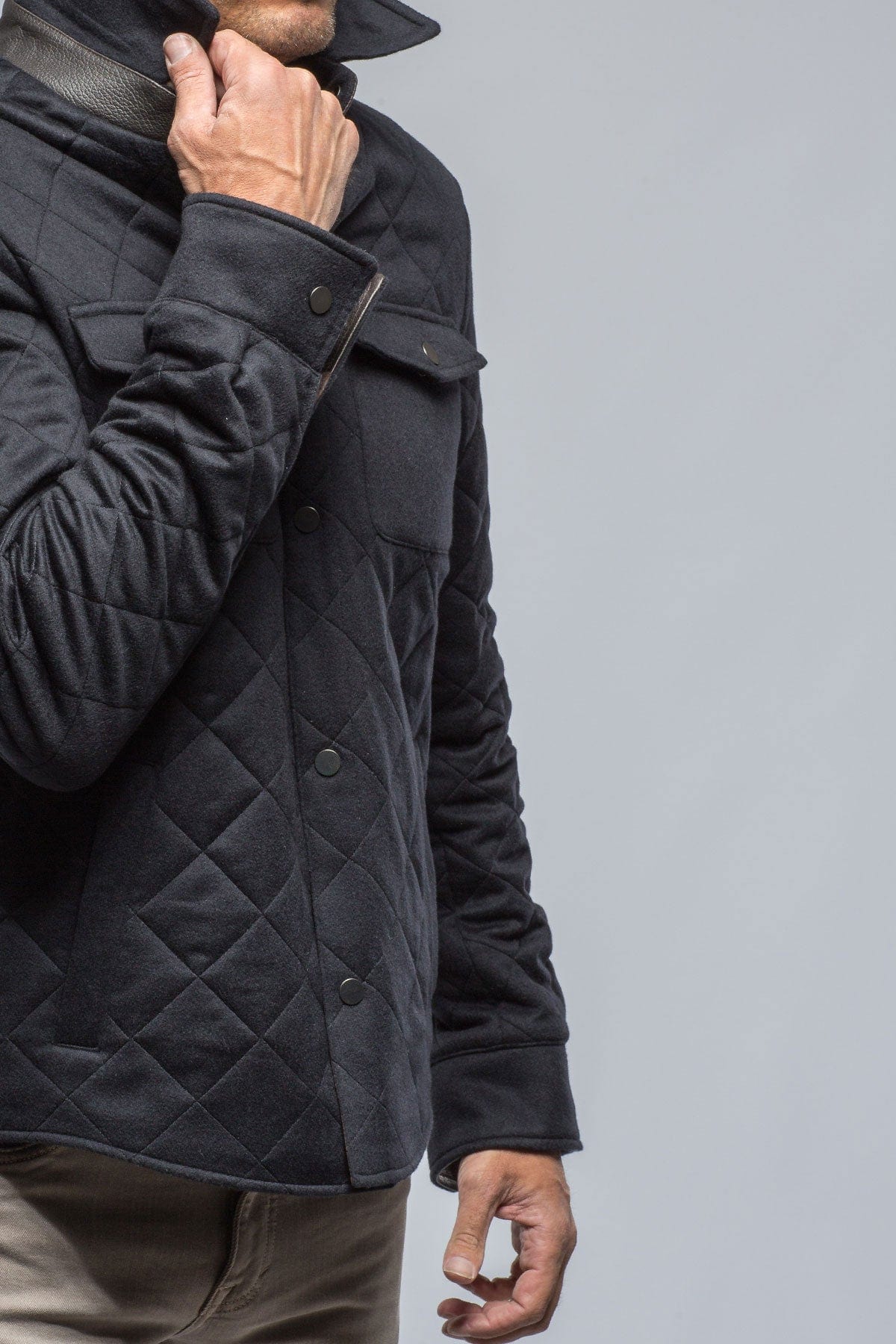 Cilindro Cashmere Quilted In Navy - AXEL'S
