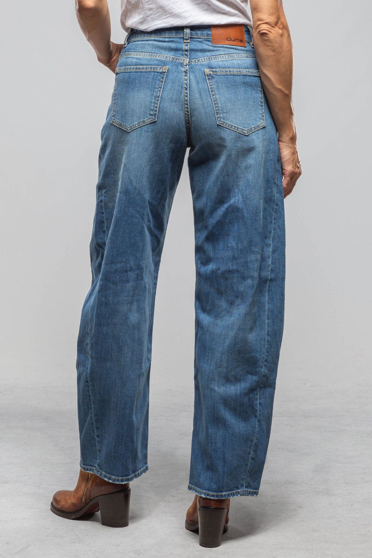 Dune Paloma Selvedge Wide Leg Gaucho Jean In Mid Light Ladies - Pants - Jeans
