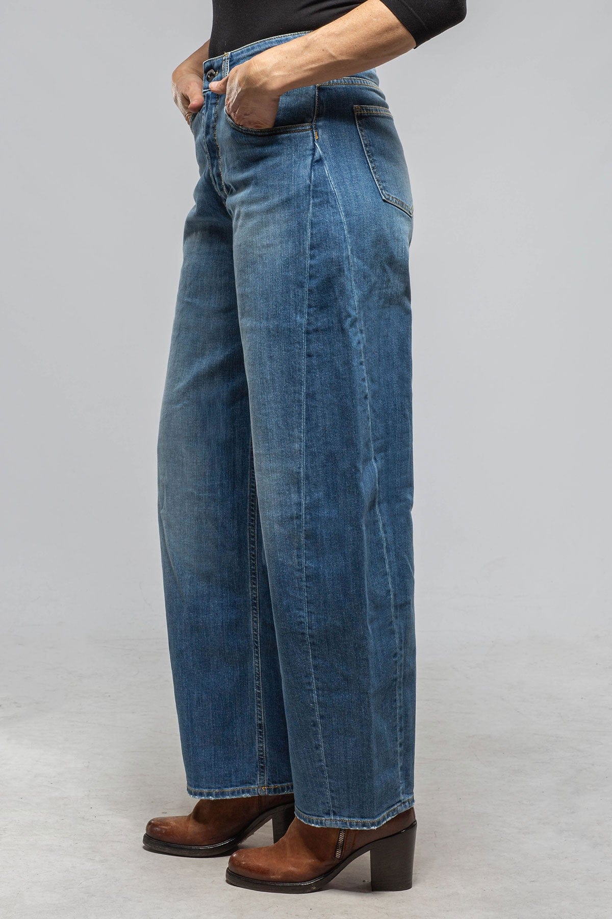 Dune Paloma Selvedge Wide Leg Gaucho Jean In Mid Light Ladies - Pants - Jeans