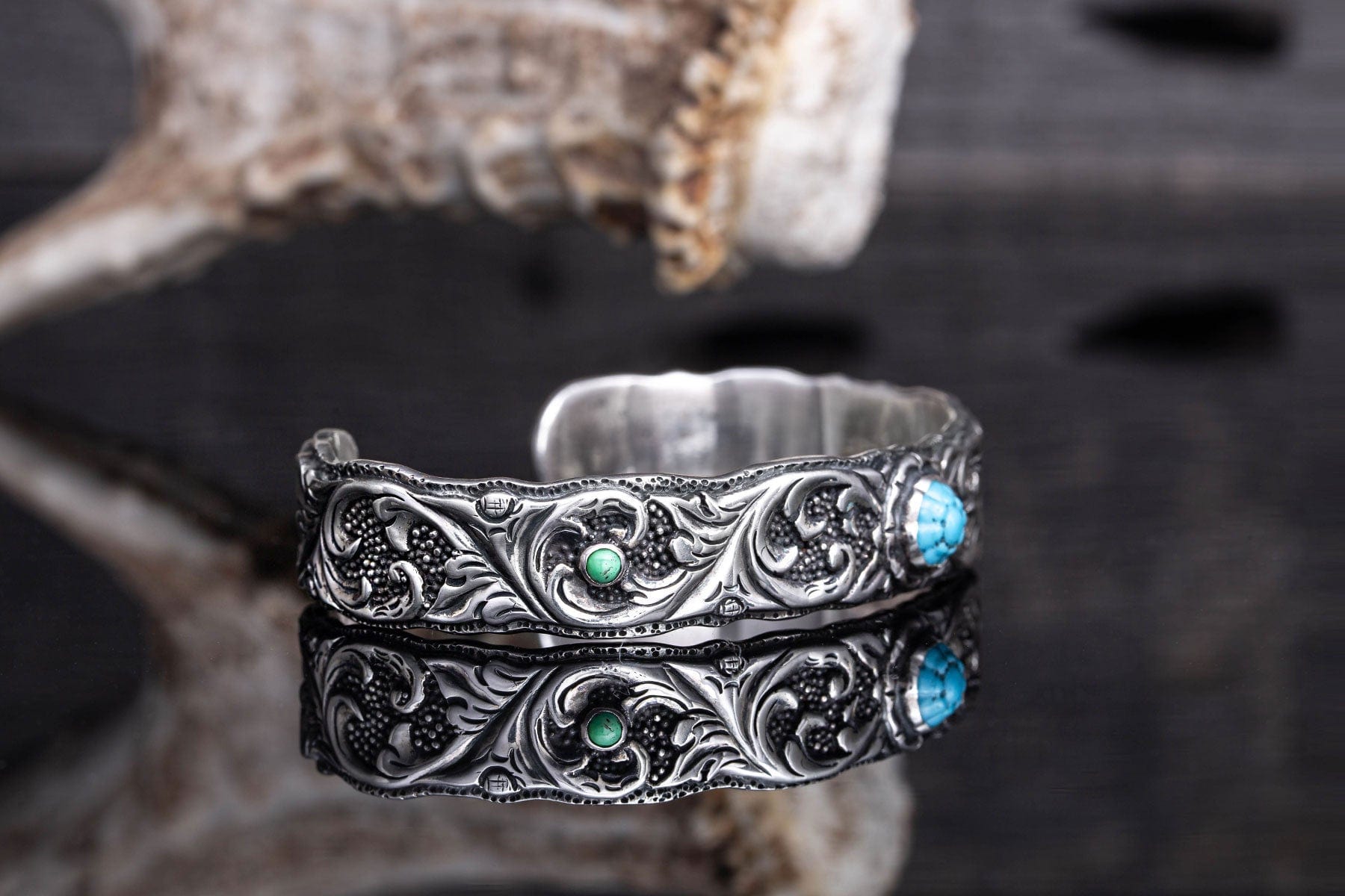 LYNCH SILVERSMITH“TURQUOISE SCALE CUFFS” LYNCH SILVERSMITH