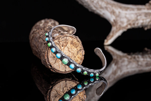 LYNCH SILVERSMITH“TURQUOISE SCALE CUFFS” LYNCH SILVERSMITH“TURQUOISE SCALE CUFFS” High Grade