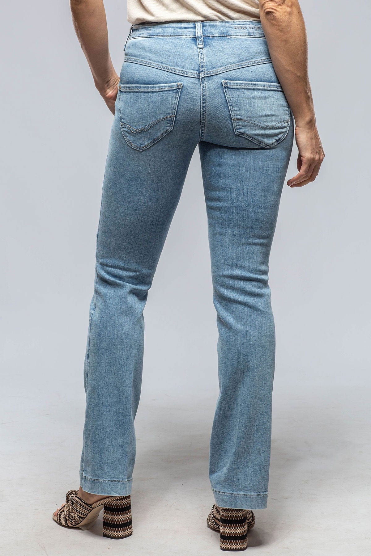 Mac Jeans Boot Authentic Stretch Denim - D516 Blu Medio - Taglia 40W X 32L - Jeans Da Donna A Zampa Con Vita Comoda E Orlo Largo 45 Cm