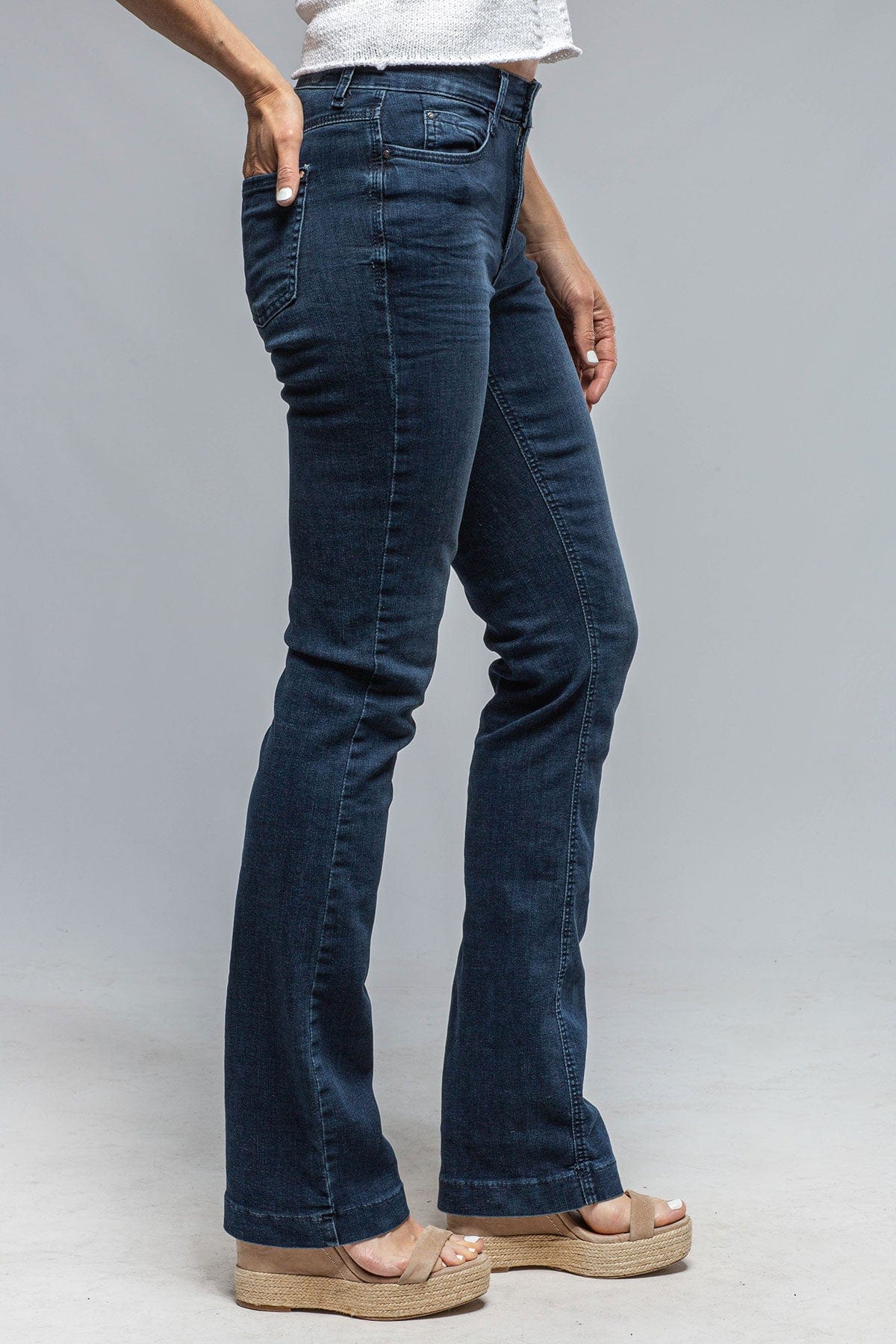 Mac Jeans MAC Dream Boot in Basic Slight Blue Ladies - Pants - Jeans