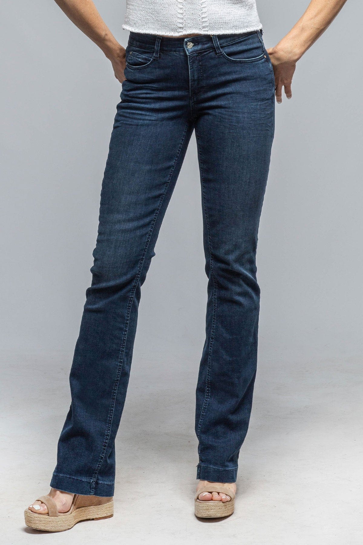 Mac Jeans MAC Dream Boot in Basic Slight Blue Ladies - Pants - Jeans