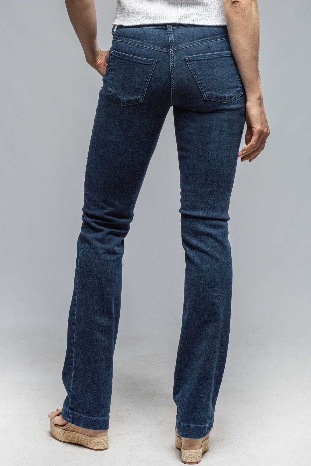 Mac Jeans MAC Dream Boot in Basic Slight Blue Ladies - Pants - Jeans