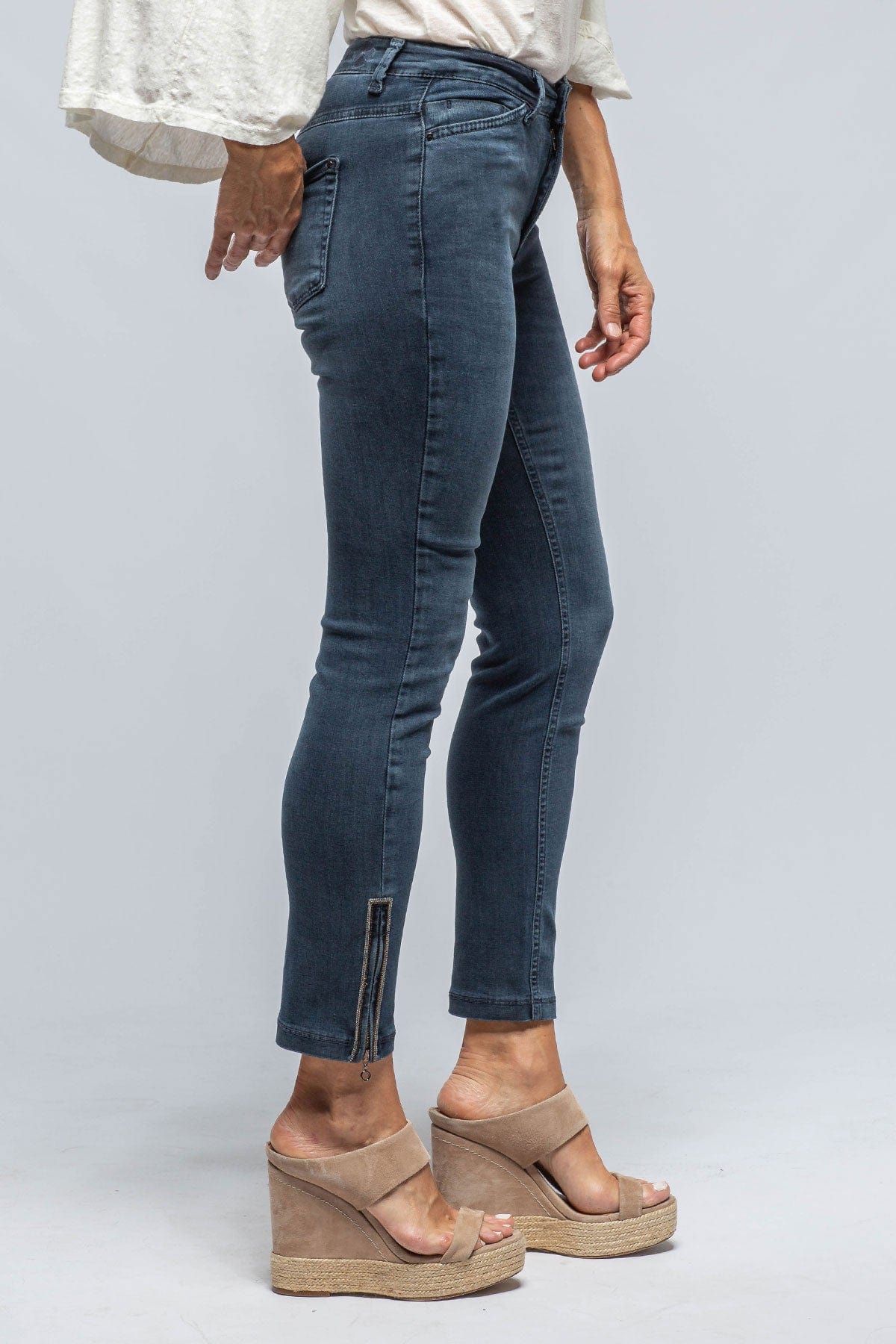 MAC Dream Chic in Greyish Blue Basic Glam Zip - AXEL'S