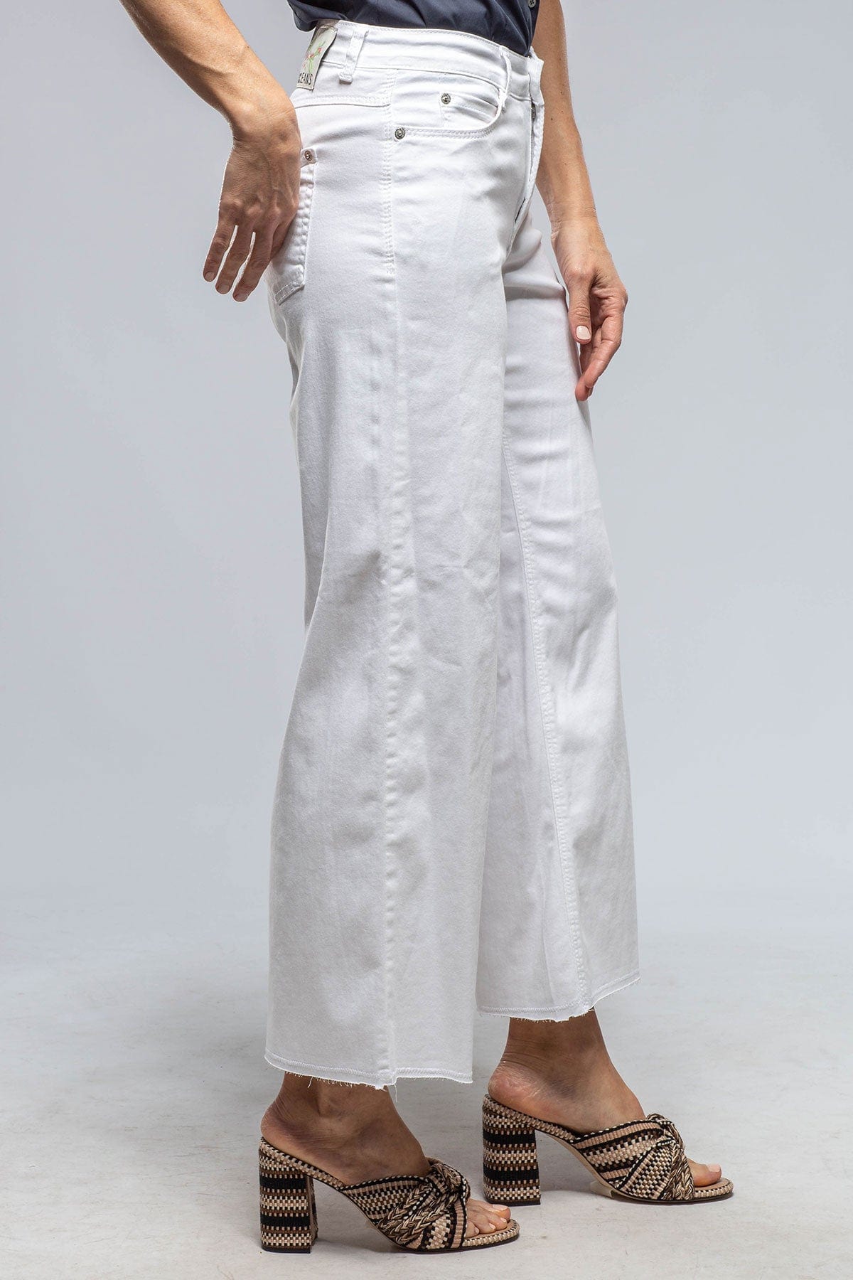 MAC Dream Cropped Wide in White Denim - AXEL'S