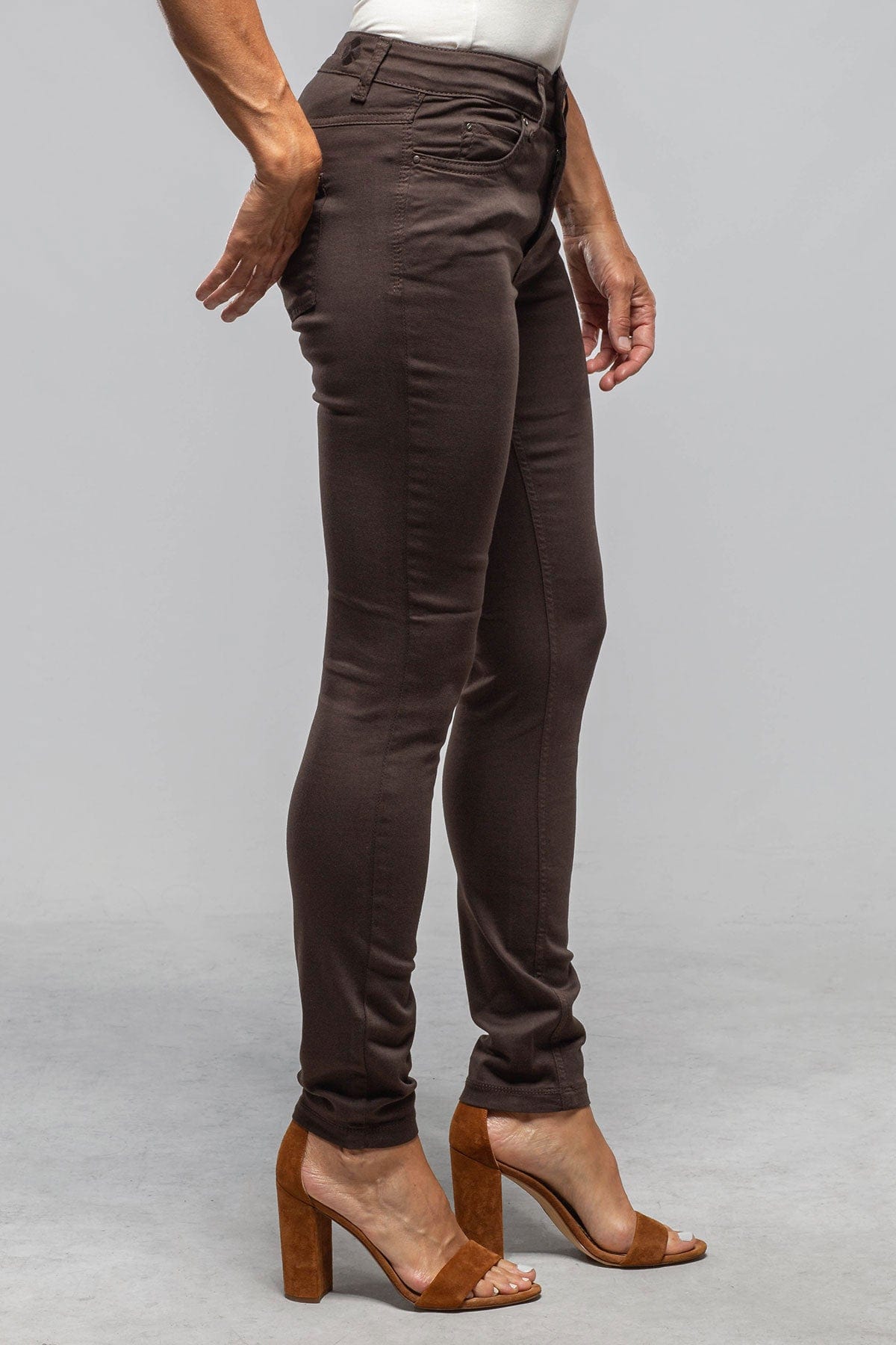 MAC Dream Skinny In Chocolate Brown - AXEL'S