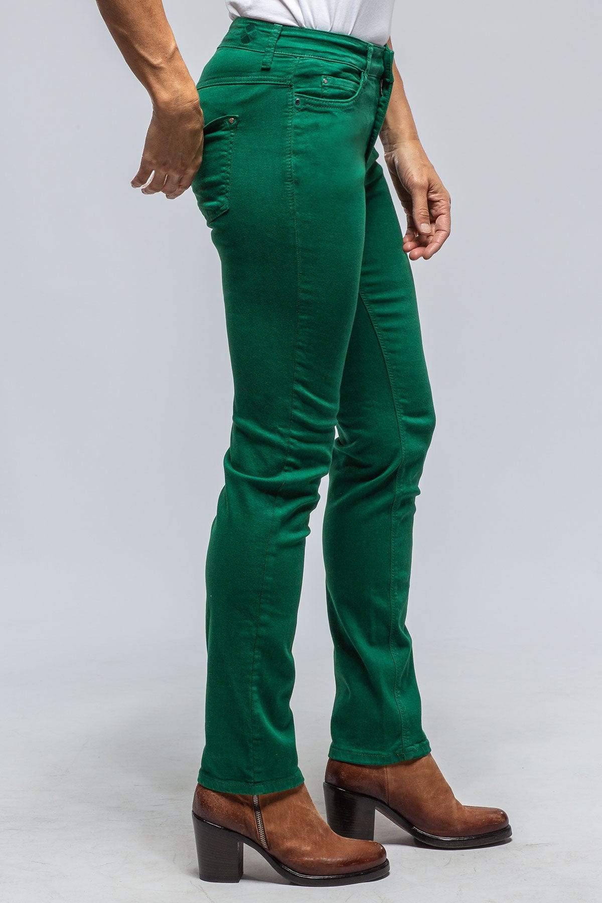MAC Dream Straight in Retro Green - AXEL'S