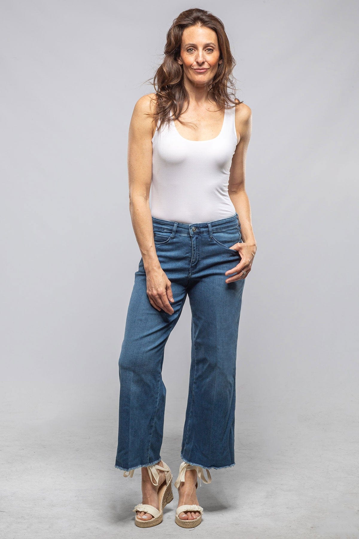 Mac Jeans MAC Dream Wide Wonderlight Cropped In Medium Blue