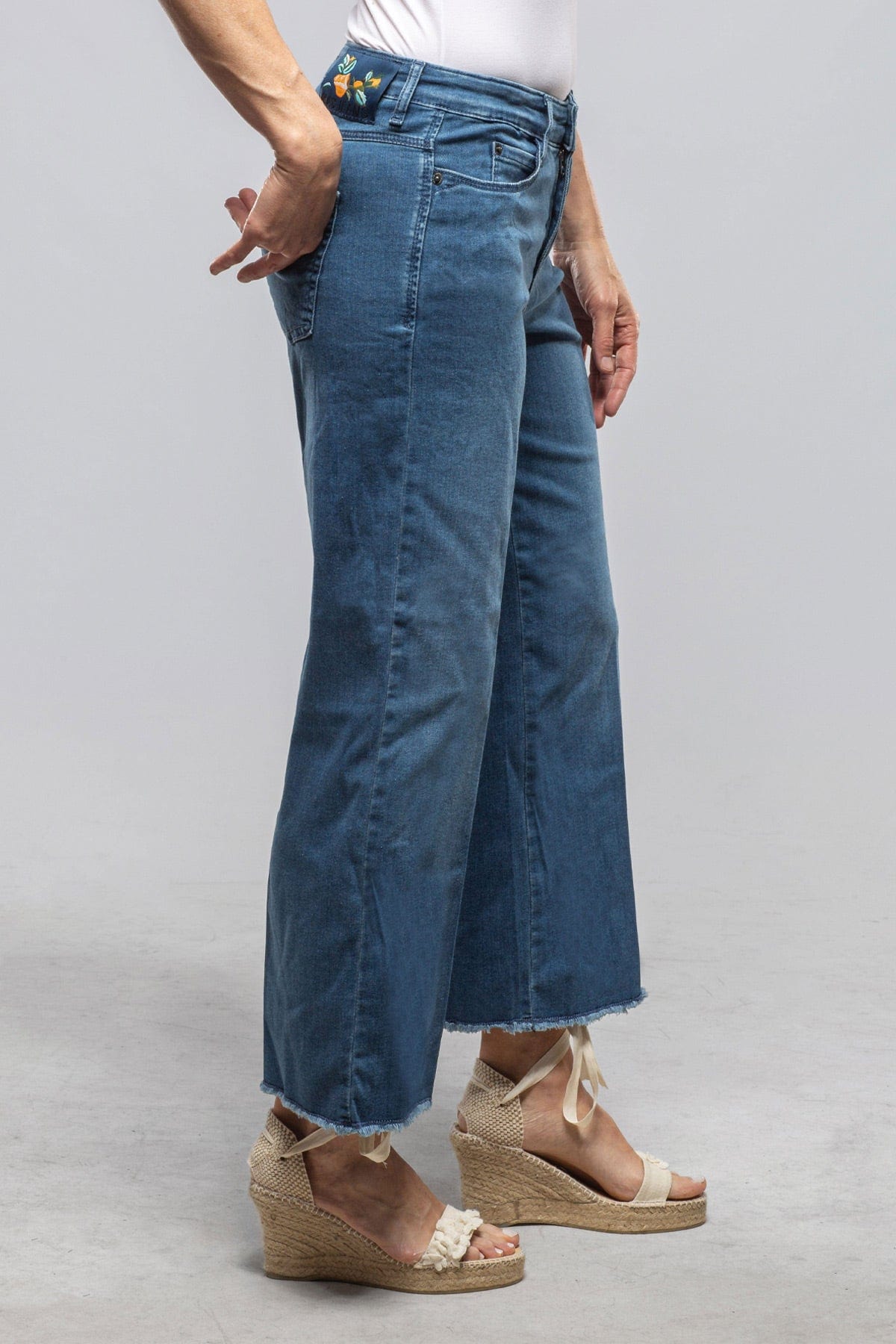 Midlize Wide Denim ライトブルー　38 Mac Jeans MAC Dream Wide Wonderlight Cropped In Medium Blue