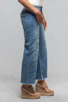 MAC Jamie Cropped Lightweight Denim In Blue High-Low Wash - AXEL'S