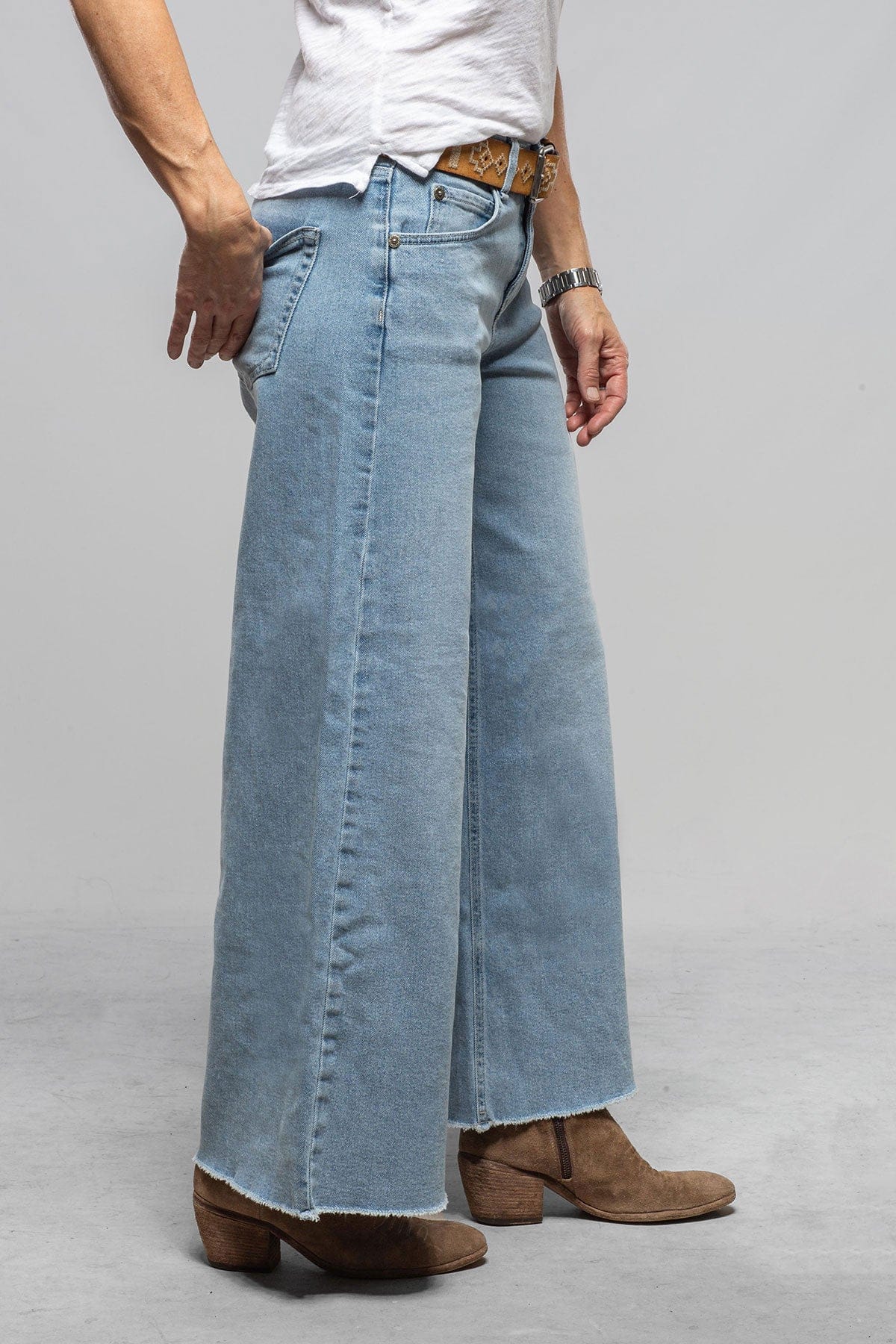 【新品】maco マコ UPCYCLED DENIM プルオーバーネイビー Mother's New Collection Is Made of Upcycled Jeans, Leftover