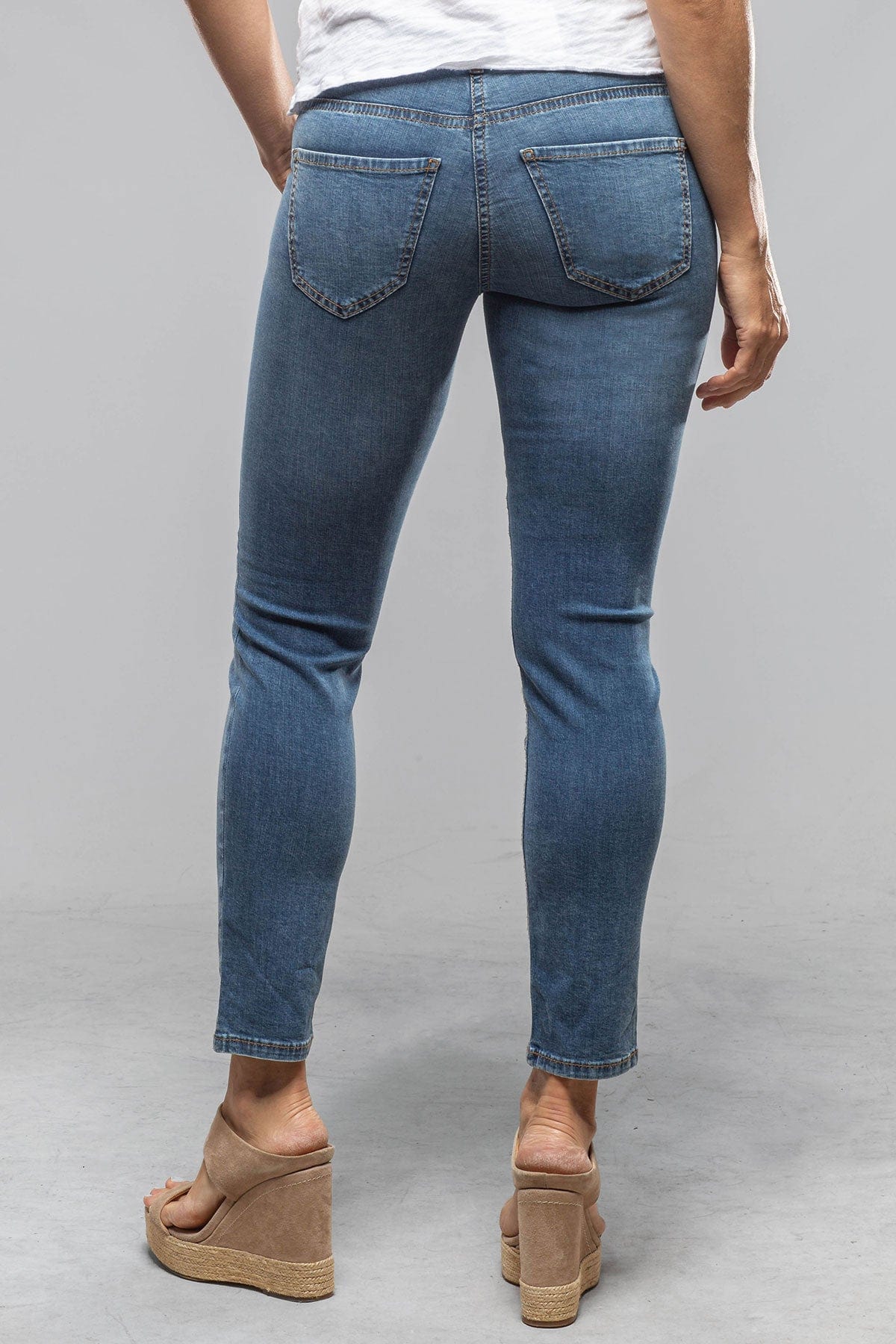 MAC Rich Slim Cropped In Flower Light Random Wash - AXEL'S