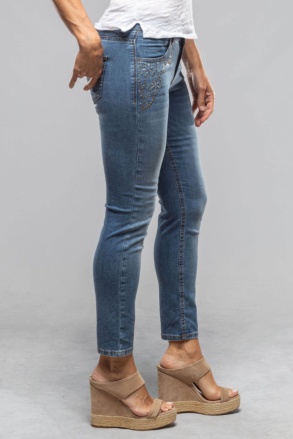 MAC Rich Slim Cropped In Flower Light Random Wash - AXEL'S