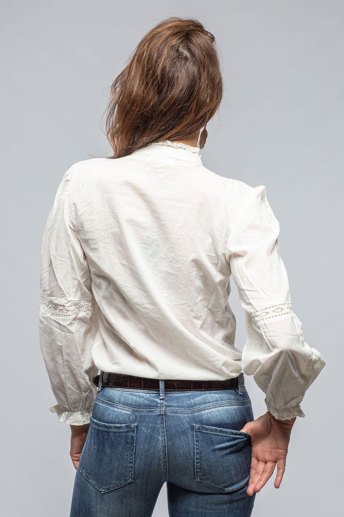 Ellie Eyelet Blouse In Off White - AXEL'S