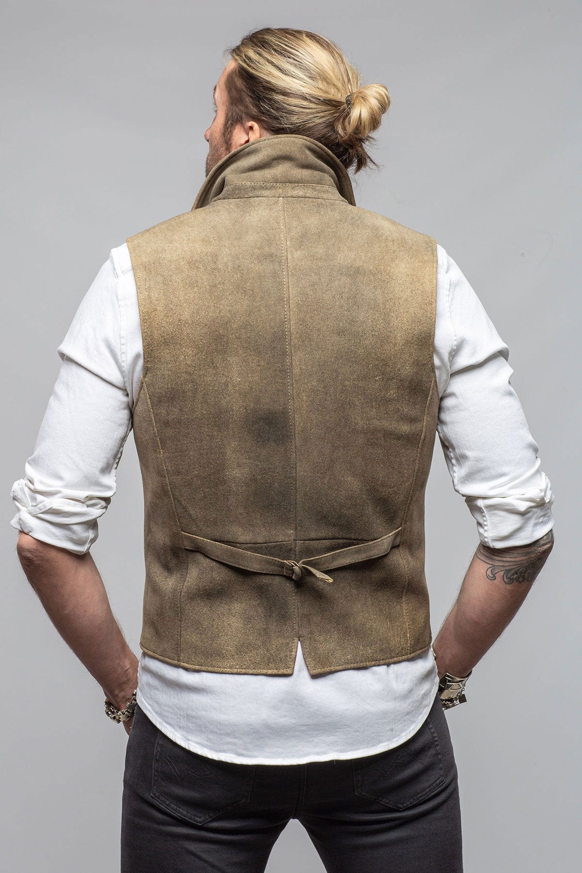 Meindl Trapp Notch Collared Vest In Vintage Grey | Axel's of Vail