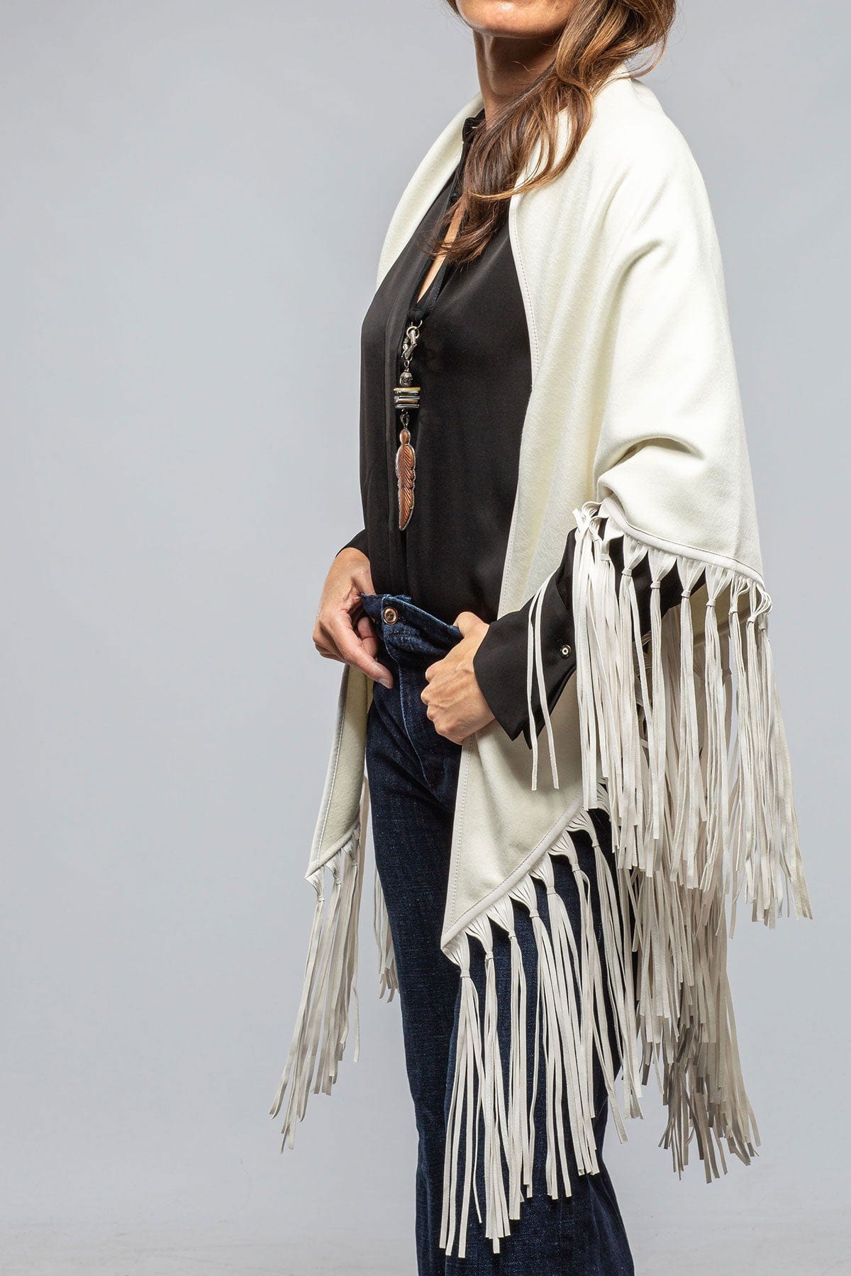 Miraggio Ponderosa Reversible Cashmere Fringe Shawl In White/Cream Ladies - Accessories - Scarves