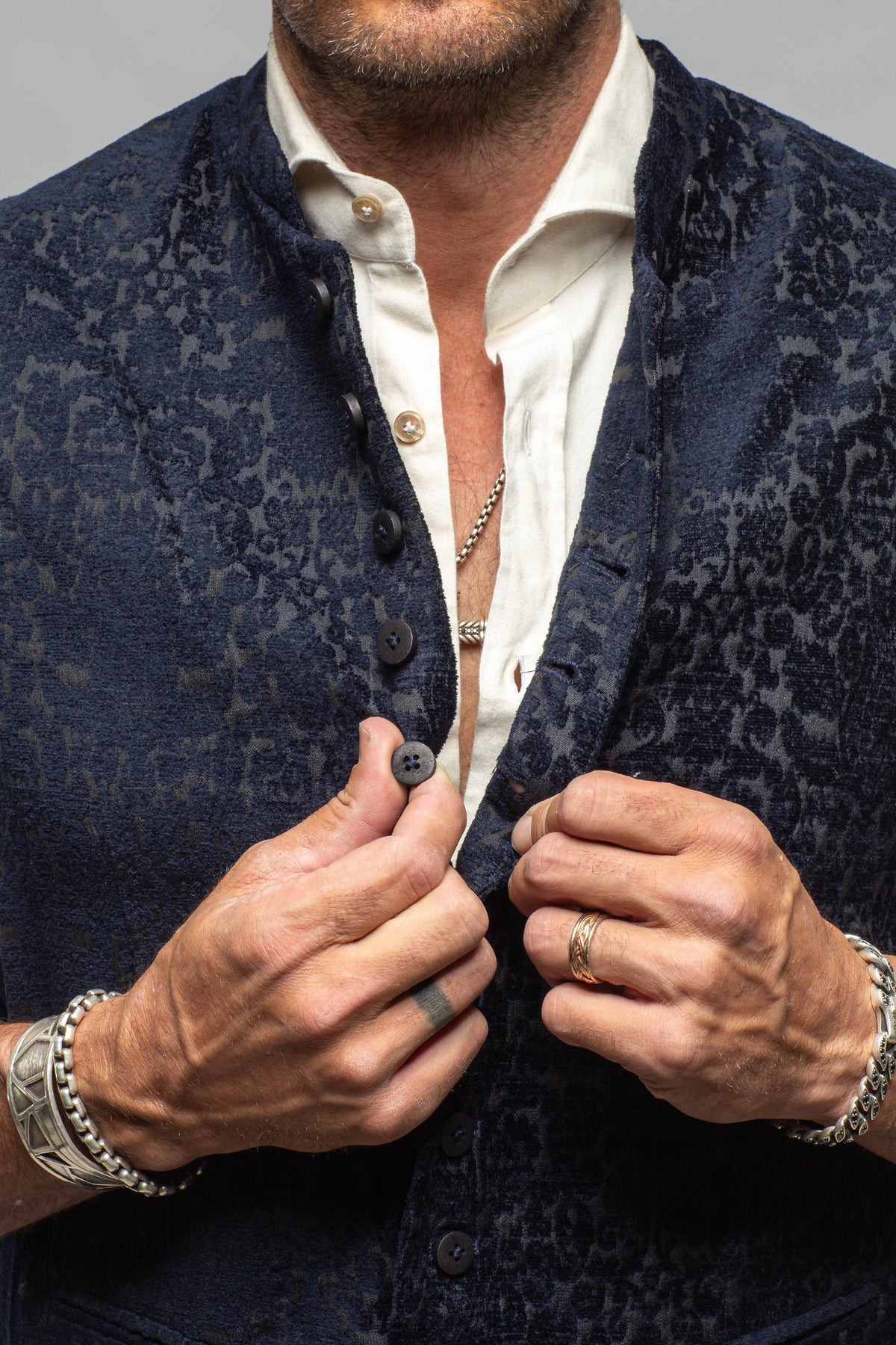Tanner Vest In Marine - AXEL'S