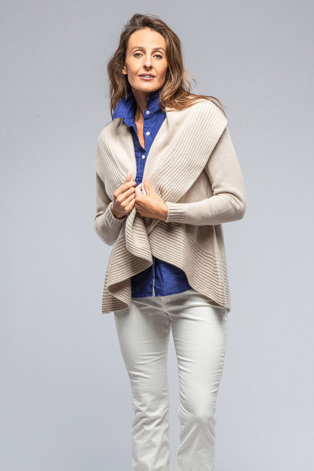 https://axelsltd.com/cdn/shop/files/rani-arabella-margot-cashmere-open-cardigan-in-beige-melange-ladies-sweaters-axels-vail-39246543814890.jpg?v=1687209696&width=1024
