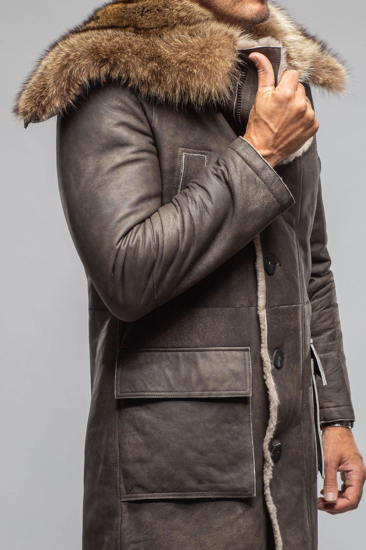 Rustic Mid length Shearling In Natural Rock - AXEL'S