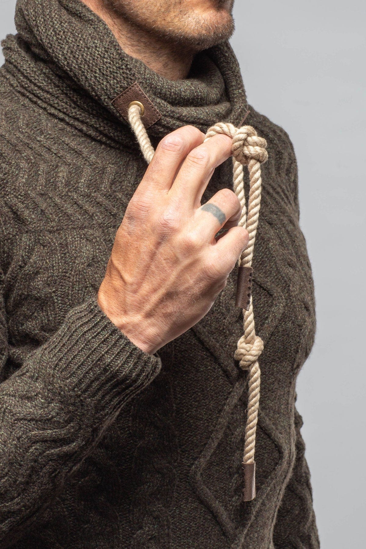 Jacob Cashmere Turtleneck In Moss - AXEL'S
