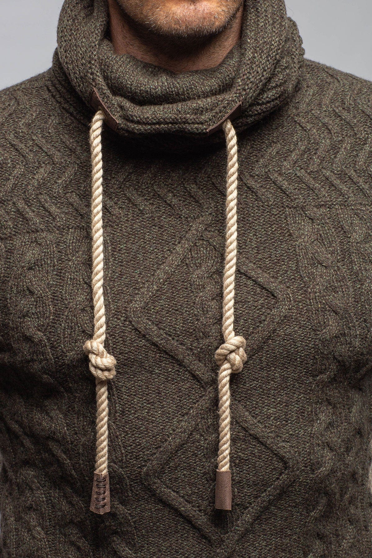 Jacob Cashmere Turtleneck In Moss - AXEL'S