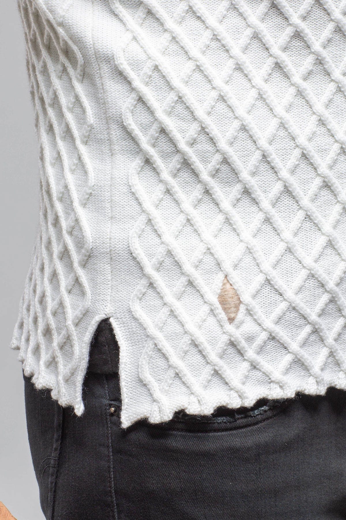Sonora Stitch Cross Sweater In Cream - AXEL'S