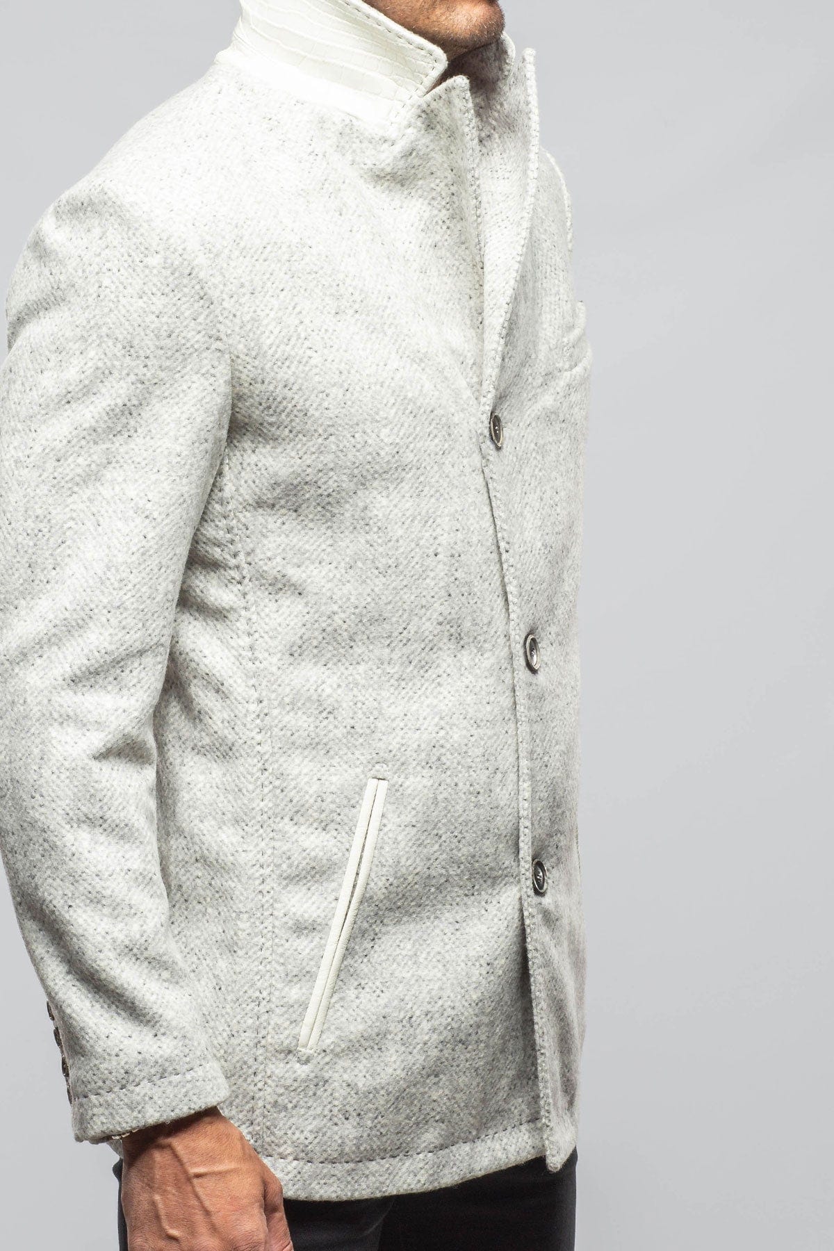 Tasman II Topcoat With Croc Trim In Ash - AXEL'S