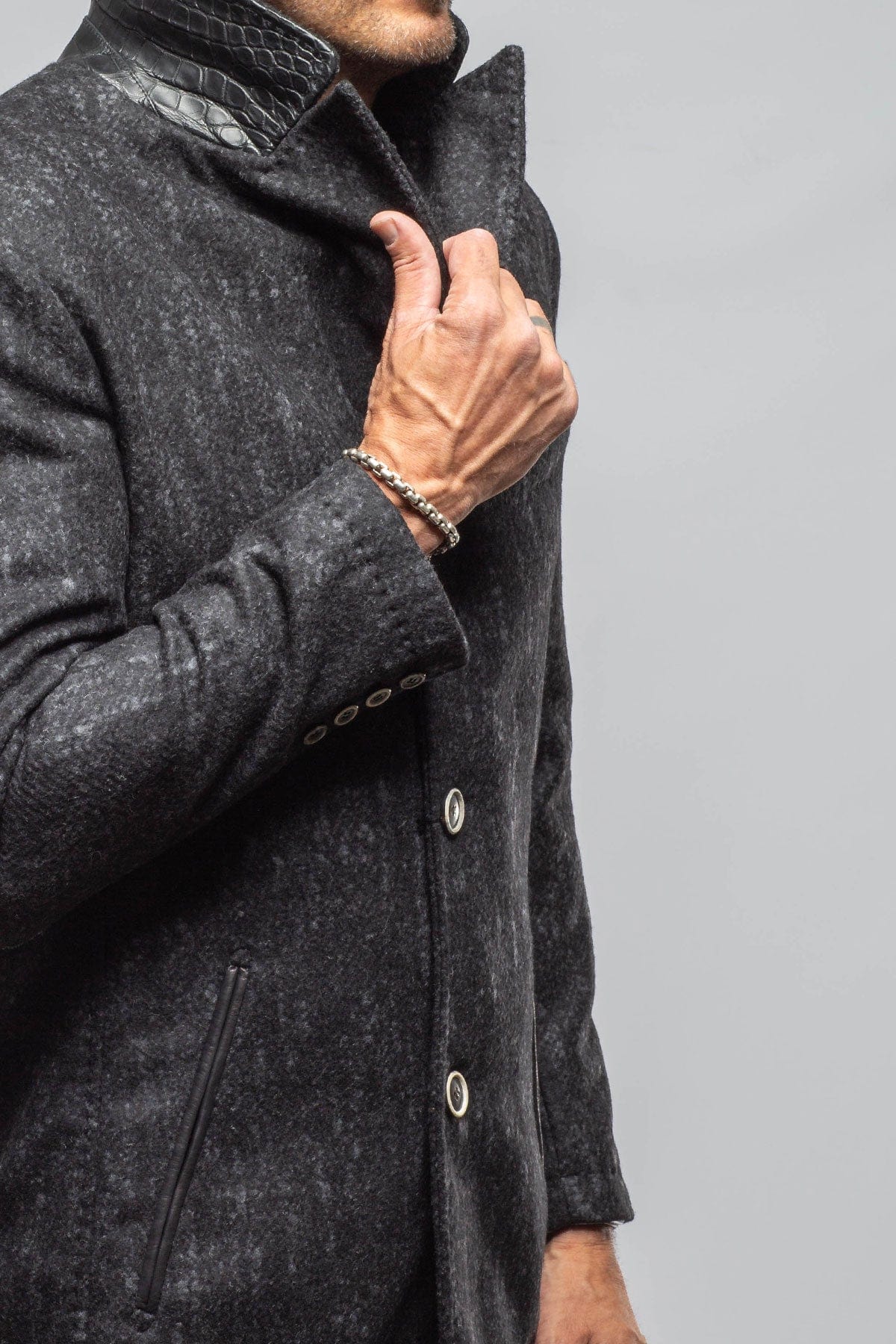 Tasman II Topcoat With Croc Trim In Graphite - AXEL'S