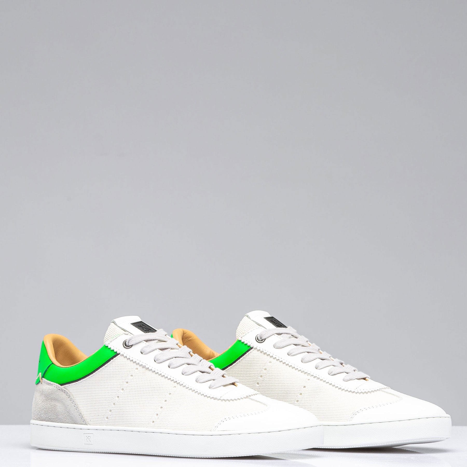 Dash Shoe In White/Green - AXEL'S