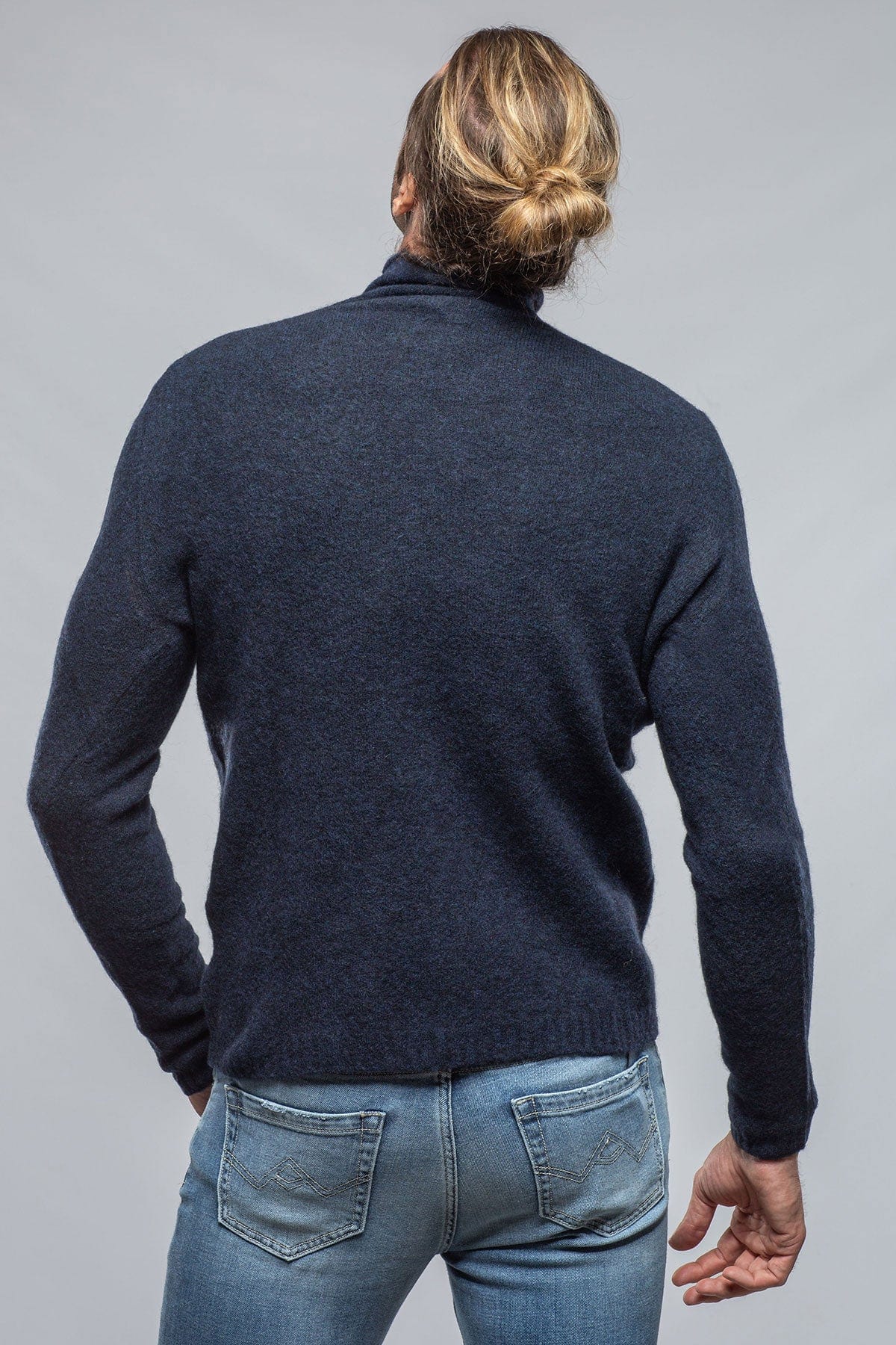 Mandara Sweater In Navy - AXEL'S