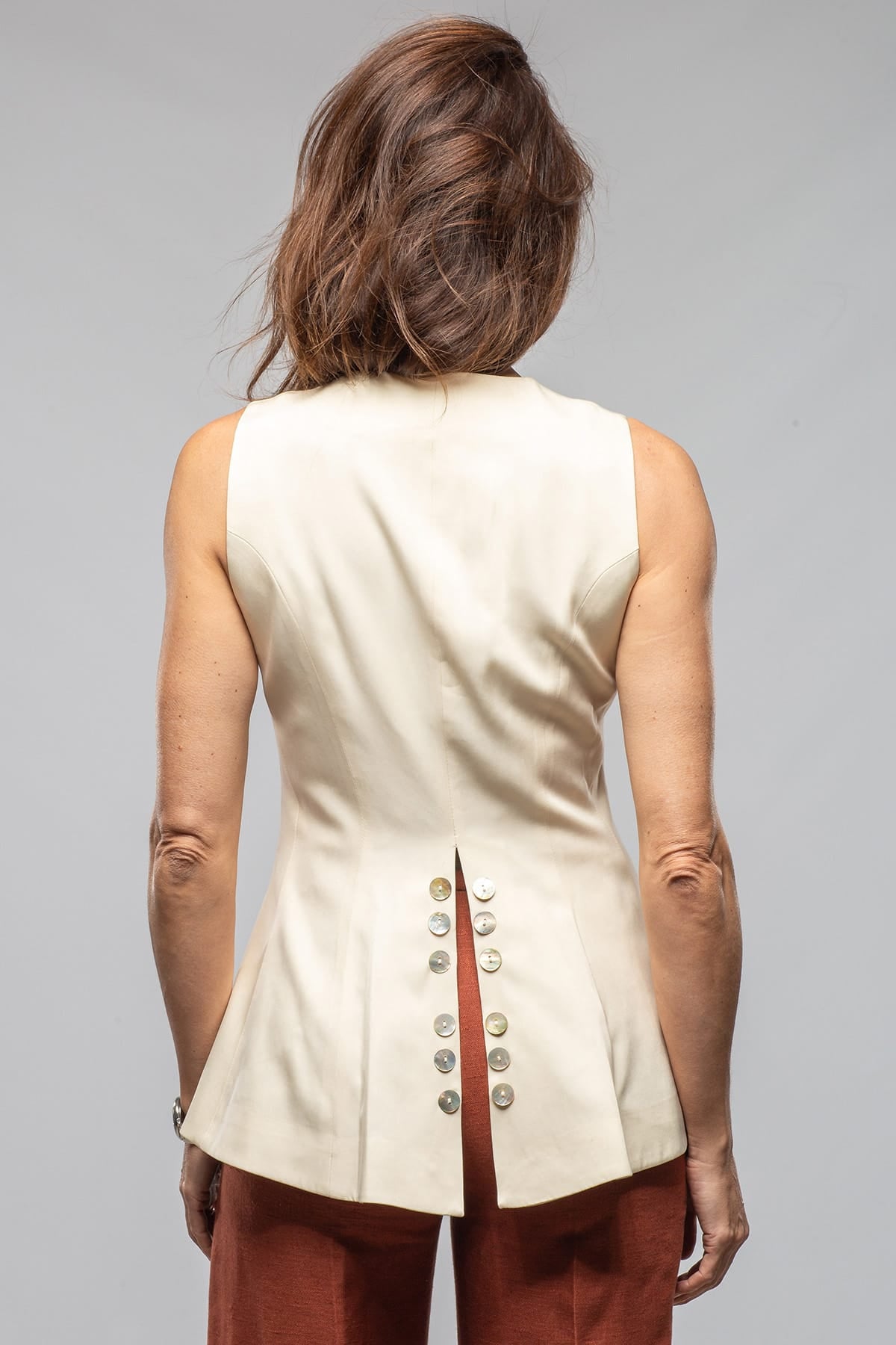 Cipriani Cupro Vest In Ivory - AXEL'S
