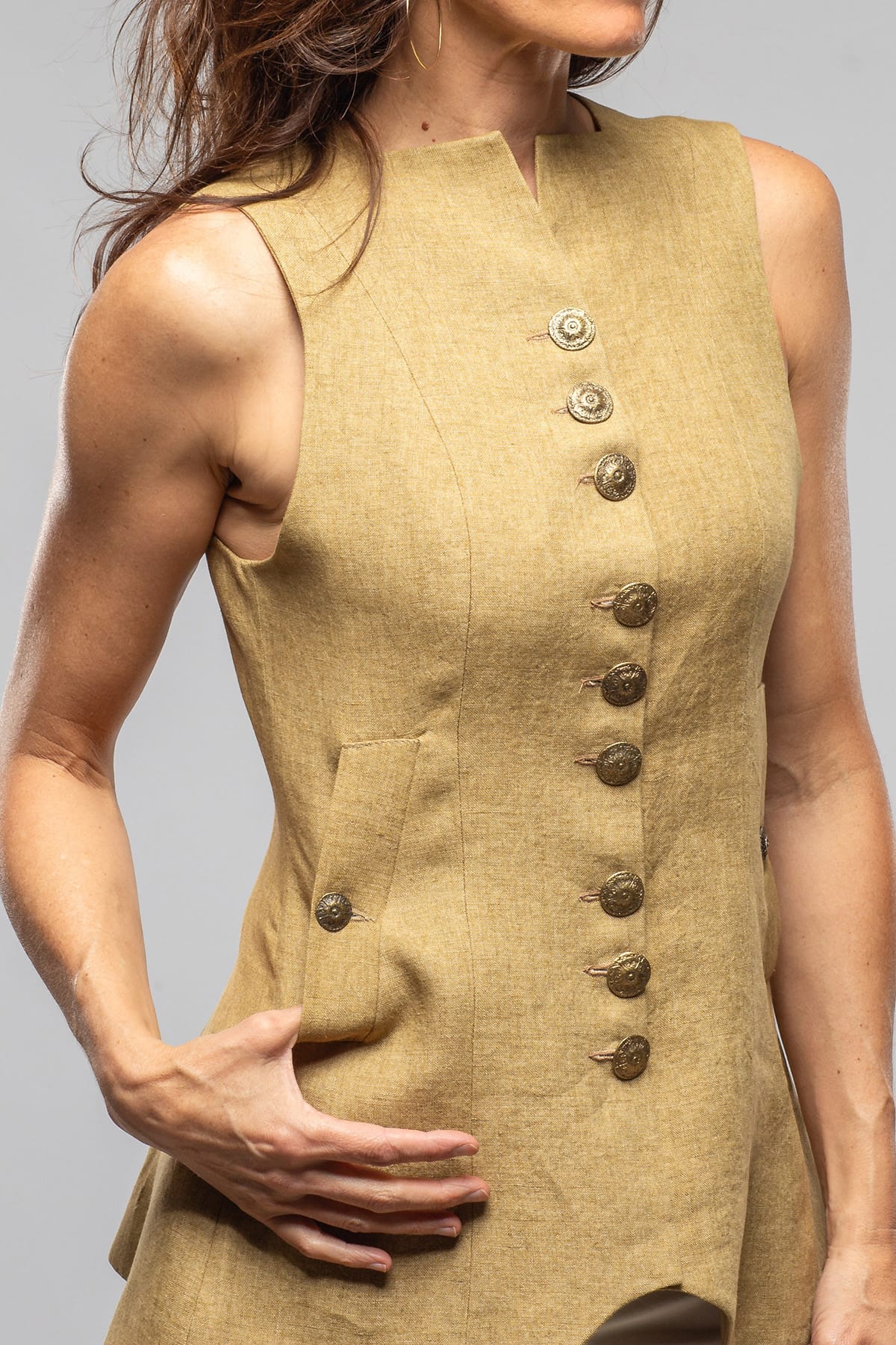 T.ba Cipriani Linen Vest In Sand Ladies - Tailored