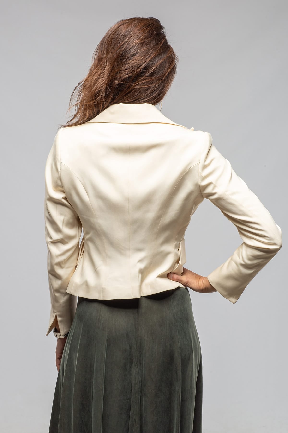 T.ba Sevilla Jacket In Vanilla Cupro Ladies - Tailored - Jackets